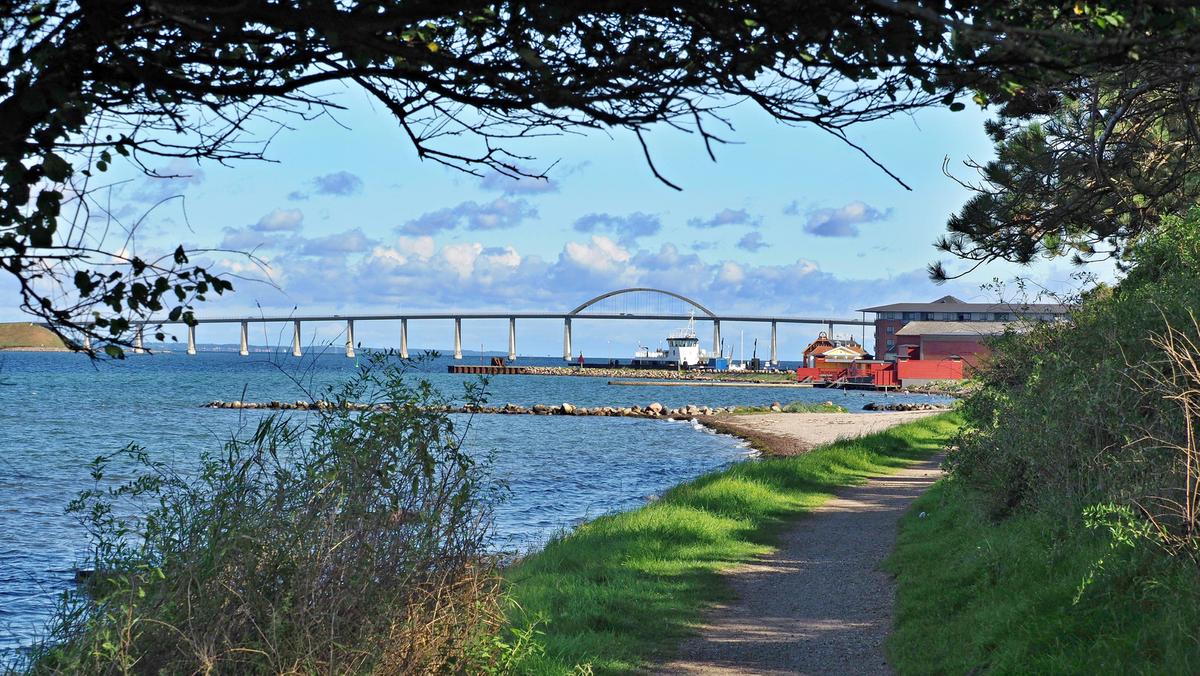 Øhavsstien sommer vue til Langelandsbroen